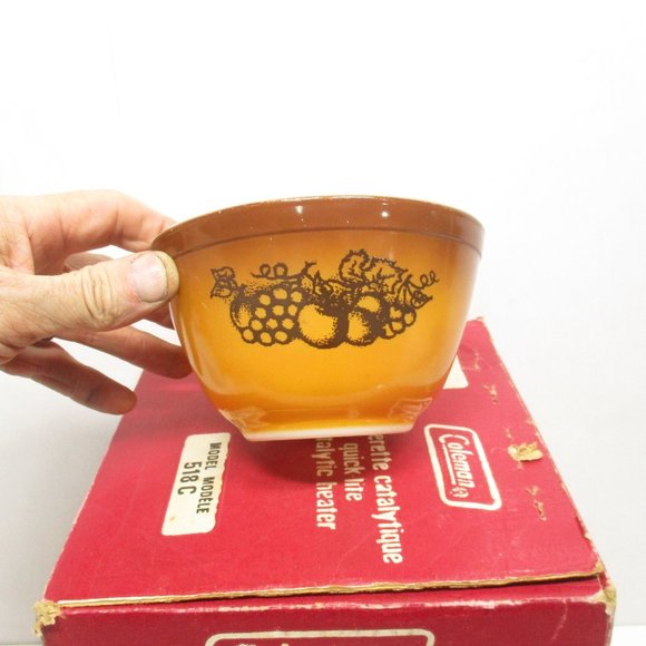 Vintage Pyrex #401, 1 1/2 Pint-750 ML Old Orchard Brown Nesting Mixing Bowl - Picture 2 of 6